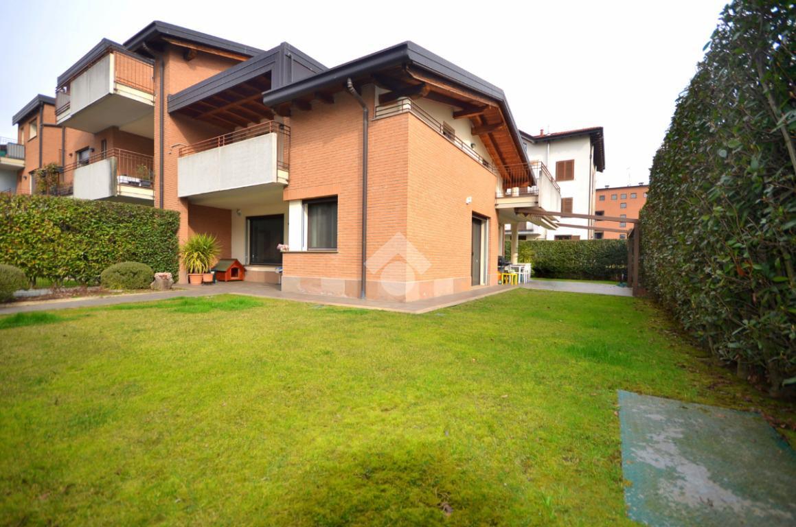 Villa a schiera in vendita a Caronno Pertusella
