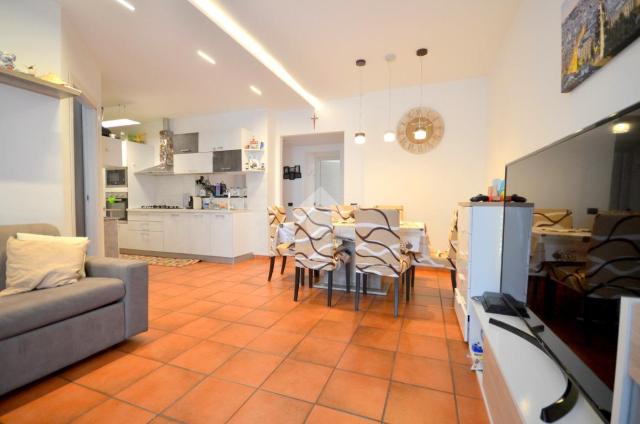 3-room flat in Via Pio XI 57, Caronno Pertusella - Photo 1