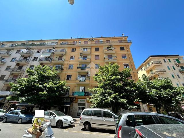 Bilocale in Via Alfredo De Crescenzo 8, Salerno - Foto 1