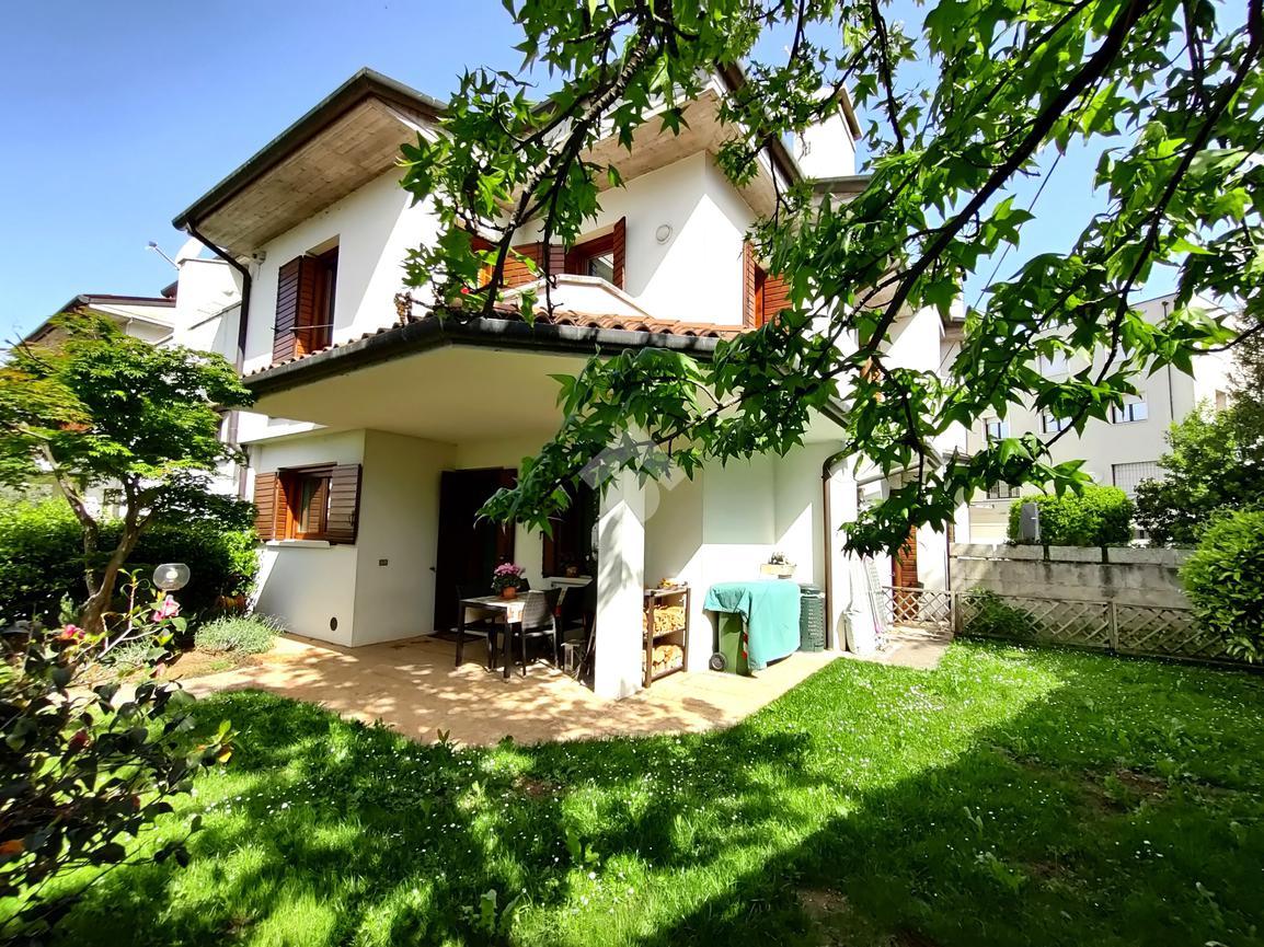 Villa in vendita a Bassano Del Grappa