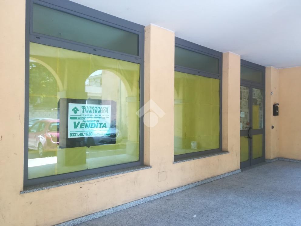 Negozio in Via Luigi Cadorna 24, Busto Garolfo, {3} - Foto 2
