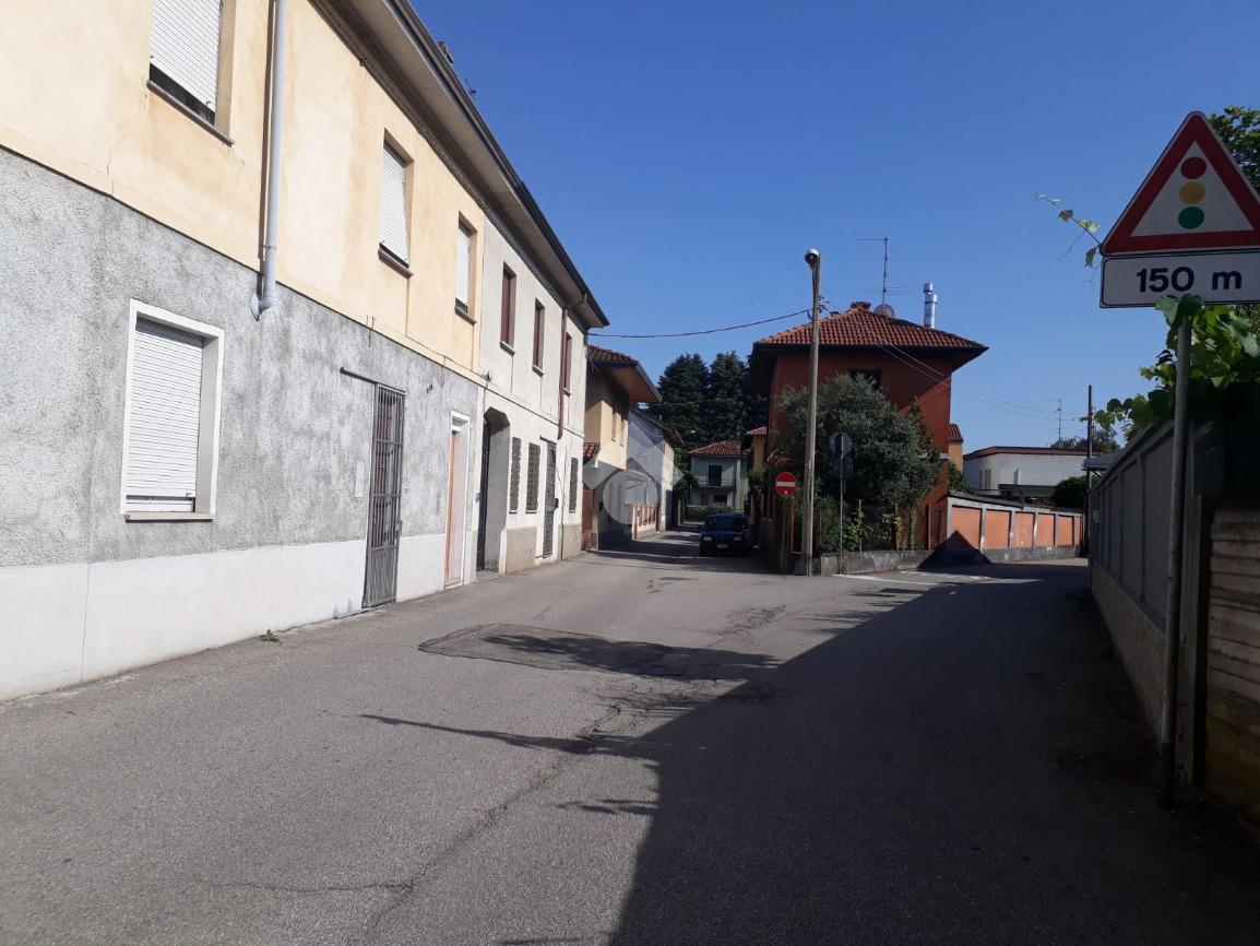 Ufficio in Via Piave 1, Castano Primo, {3} - Foto 1