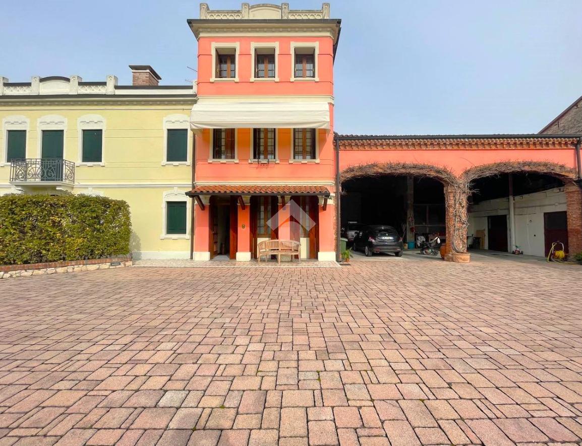 Villa in vendita a Montecchio Maggiore
