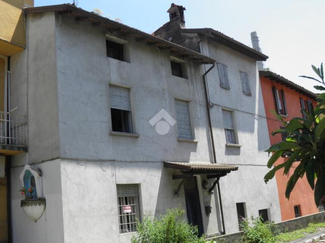 Detached house in Via Piazze 14, Marone - Photo 1