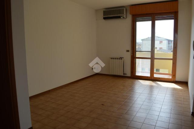 Vierzimmerwohnung in Via Guido Rossa, Chiesina Uzzanese - Foto 1