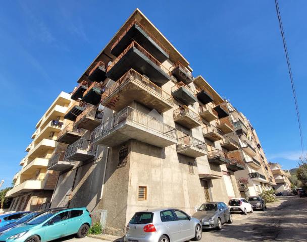 3-room flat in Via Fiumarella 15, Reggio di Calabria - Photo 1