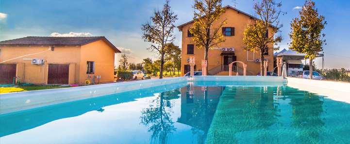 Albergo in Via Leonardo da Vinci 23, Cadelbosco di Sopra - Foto 1