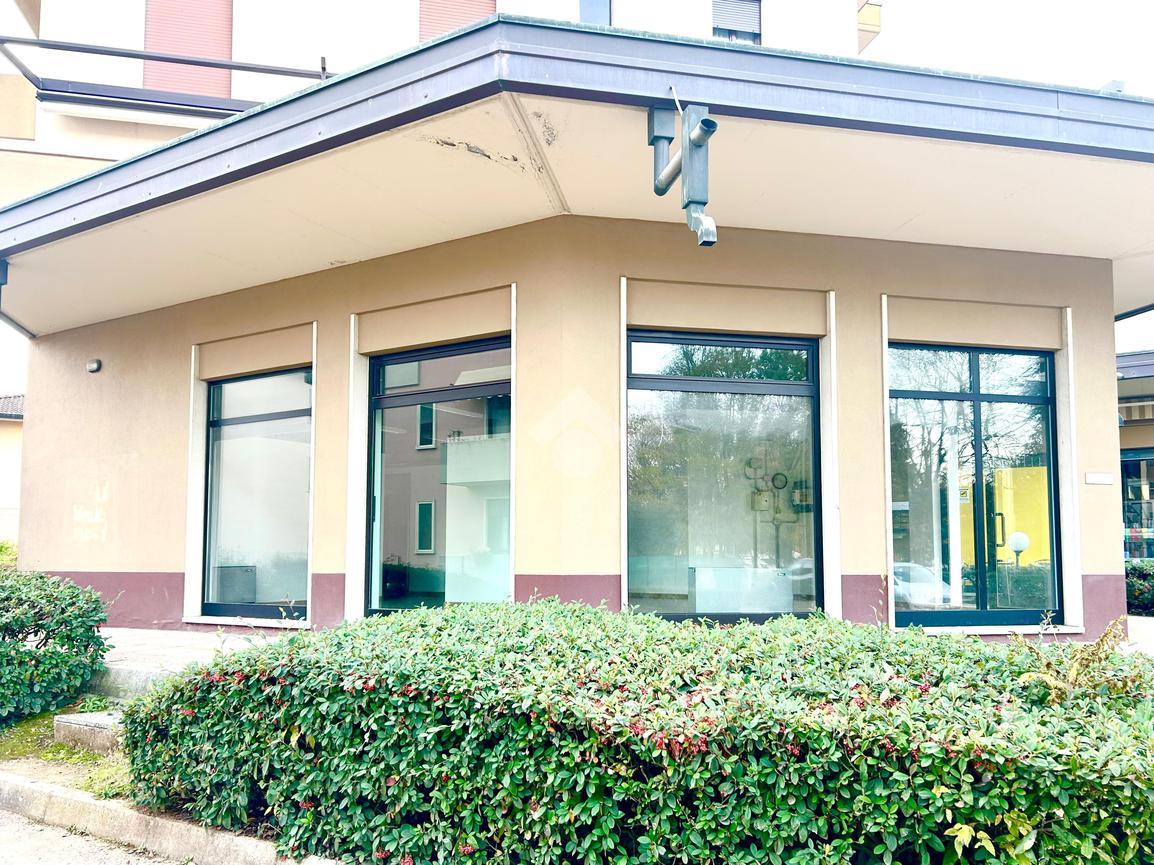 Negozio in Via Rossini 19, Altavilla Vicentina, {3} - Foto 2