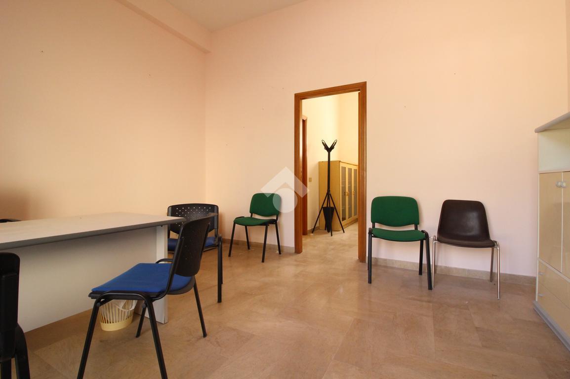 Magazzino in Via Giovan Maria Cottone 17, Trapani, {3} - Foto 2