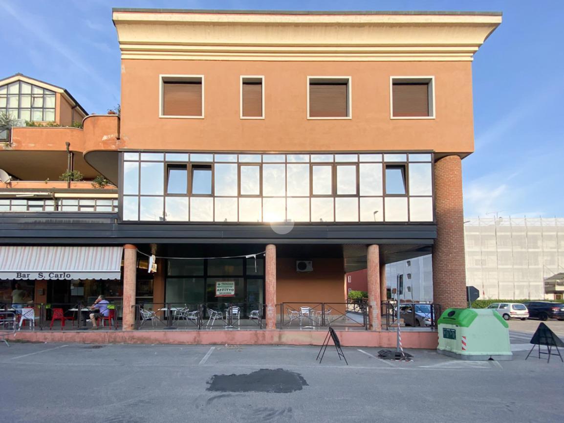 Negozio in Via Enrico da Porto 2, Grezzana - Foto 1