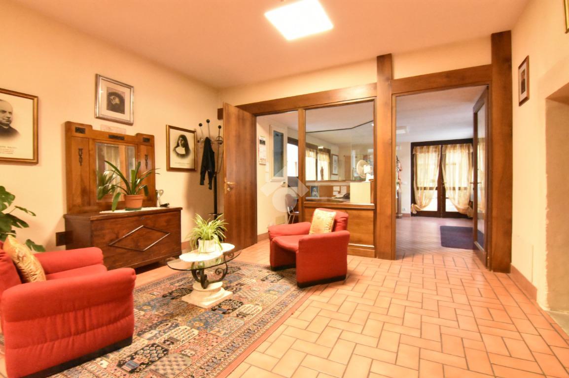 Palazzina commerciale in Via Roma, Mezzane Di Sotto, {3} - Foto 2