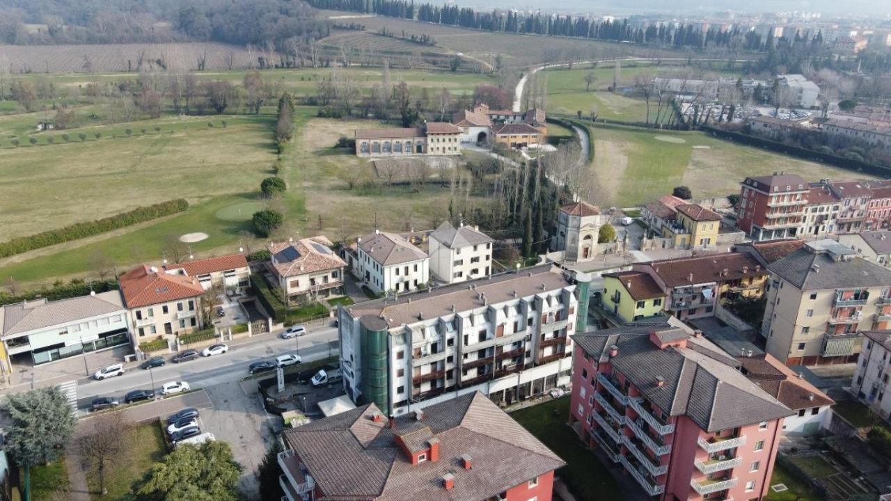 Negozio in Via XX Settembre 95, San Martino Buon Albergo, {3} - Foto 2
