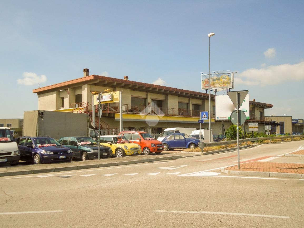 Ufficio in Viale del Lavoro, San Martino Buon Albergo, {3} - Foto 1