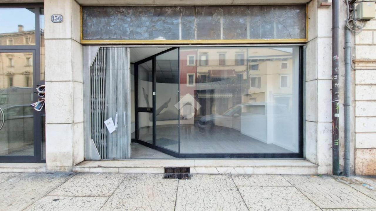 Negozio in Via Venti Settembre 136, Verona, {3} - Foto 1