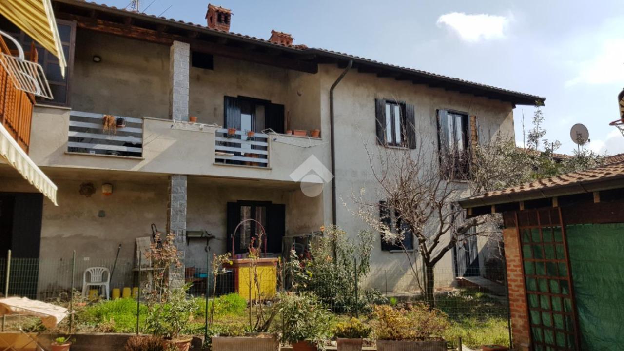 Casa indipendente in vendita a Varallo Pombia