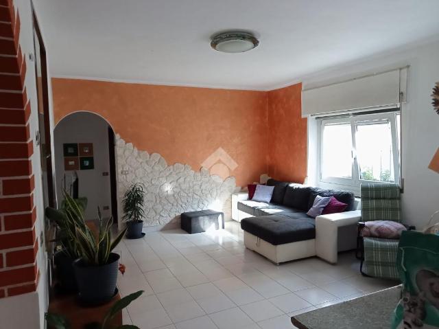 3-room flat in Via Matteotti 1, Pombia - Photo 1