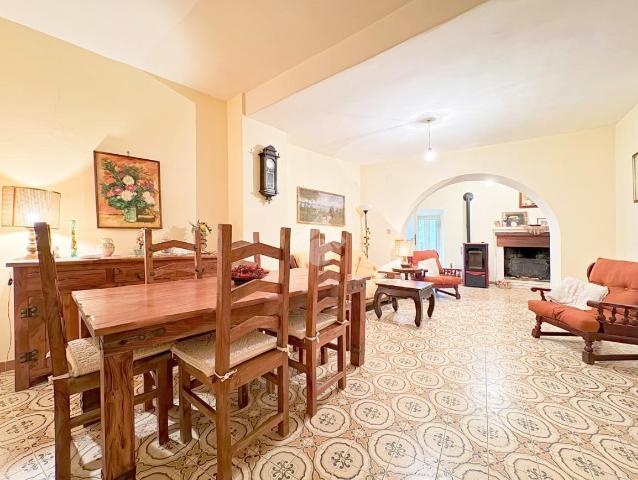 4-room flat in Via Borgo Vecchio 6, Caprarola - Photo 1