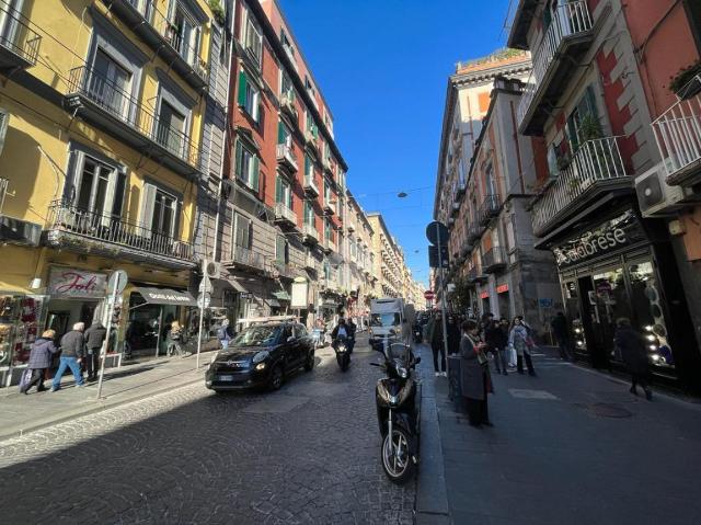 Geschäft in Via Toledo 51, Napoli - Foto 1