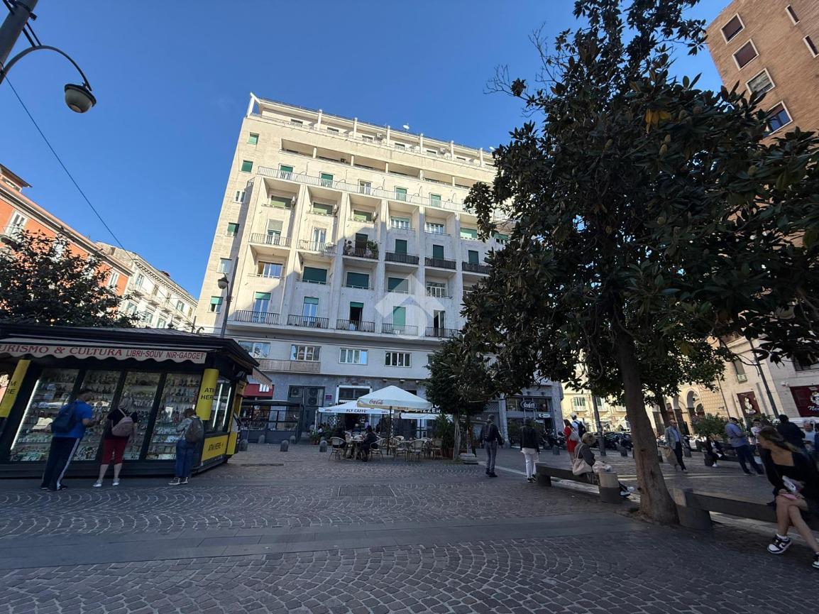 Magazzino in Piazza Carità 32, Napoli, {3} - Foto 2