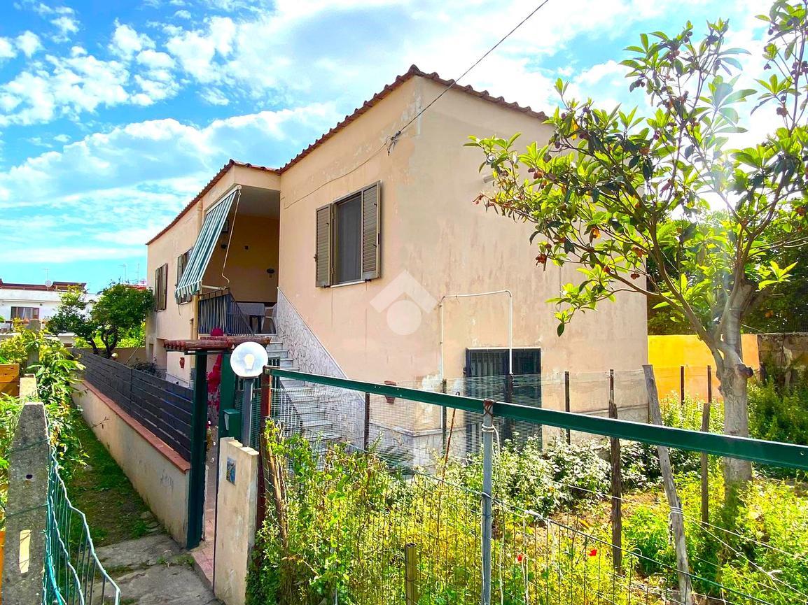 Villa in vendita a Bacoli