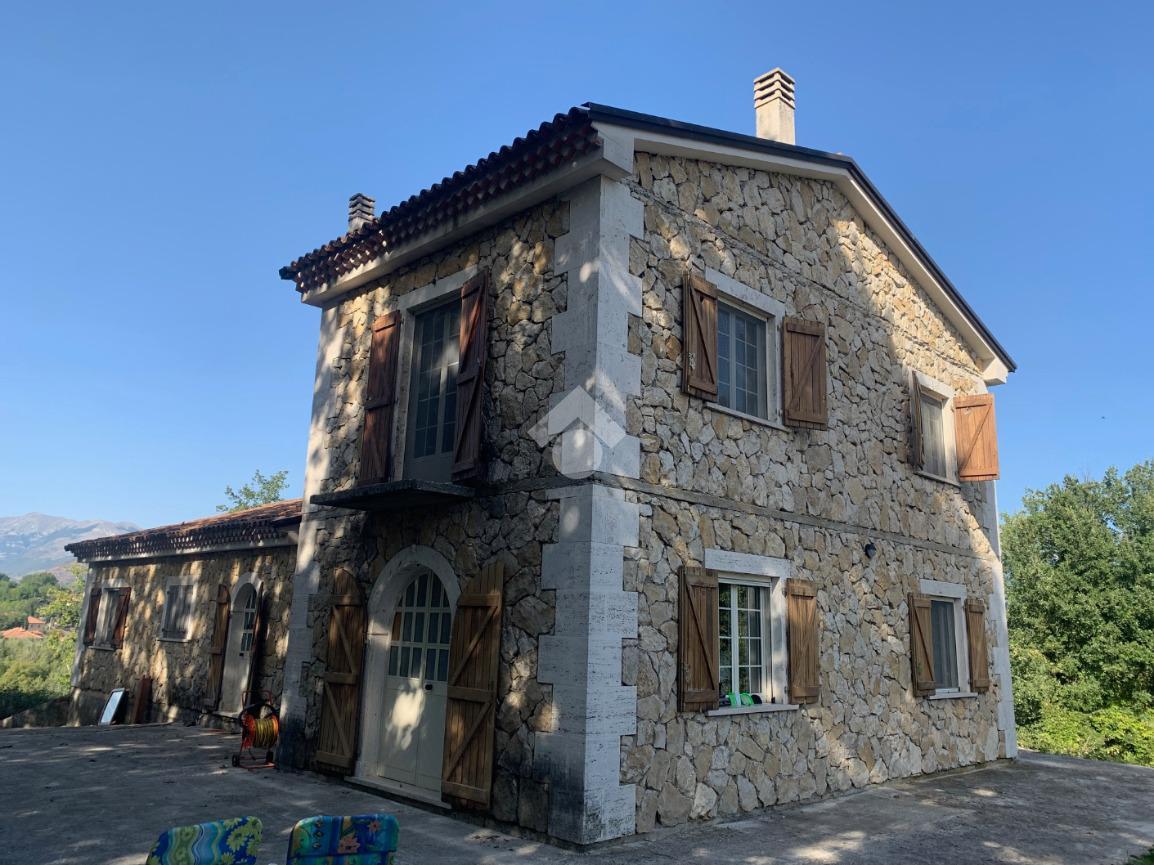 Villa in vendita a Casalvieri