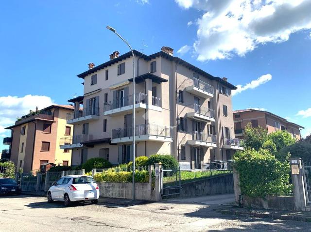 Trilocale in Via Parini 5, Pavullo nel Frignano - Foto 1