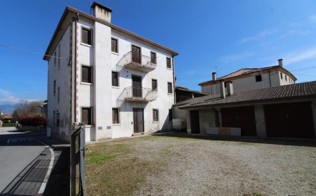 4-room flat in Via Marini 110, Cassola - Photo 1