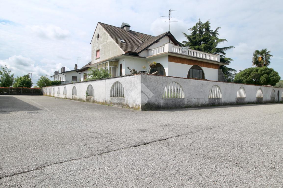Villa in vendita a Buttrio