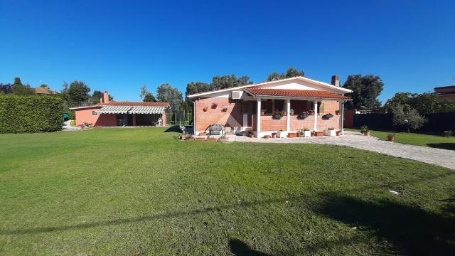 Villa in Str. del Pantanello 99, Latina - Foto 1