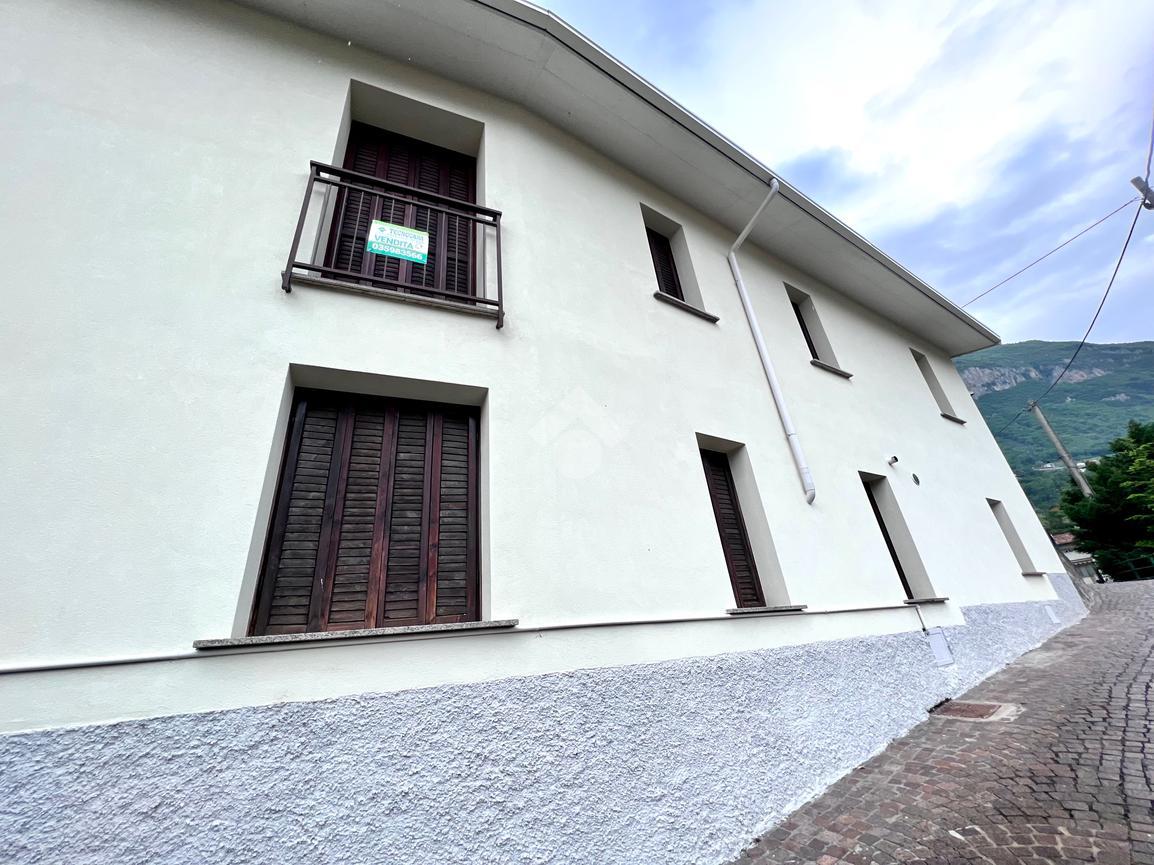 Casa indipendente in vendita a Costa Volpino