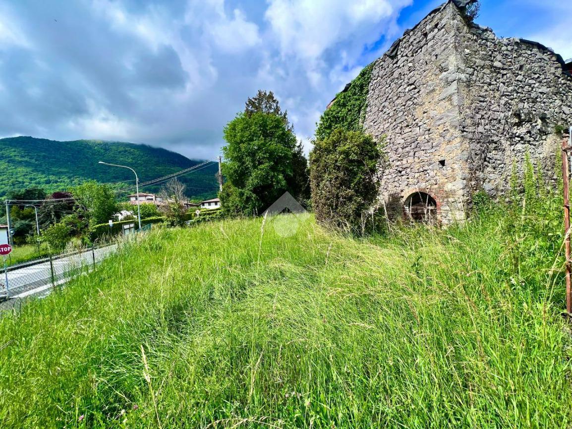 Rustico in vendita a Solto Collina