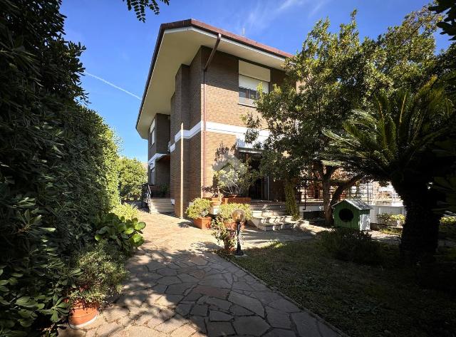 Villa in Via Lazio 62, Latina - Foto 1