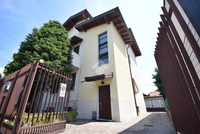 Villa in Via Volta, Brugherio - Foto 1