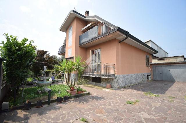 Mansion in Via Monviso, Brugherio - Photo 1