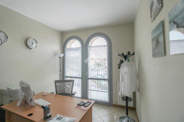 Office in Via C. Battisti, Rovato - Photo 1