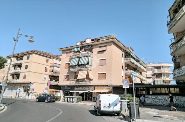 Trilocale in Via Gaspare Spontini 27, Ciampino - Foto 1