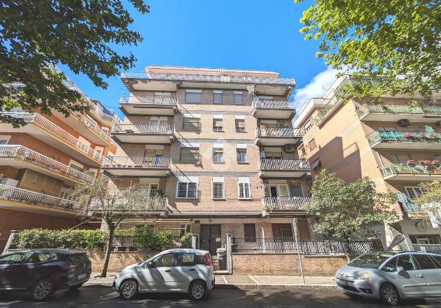 2-room flat in Viale Roma 99, Ciampino - Photo 1