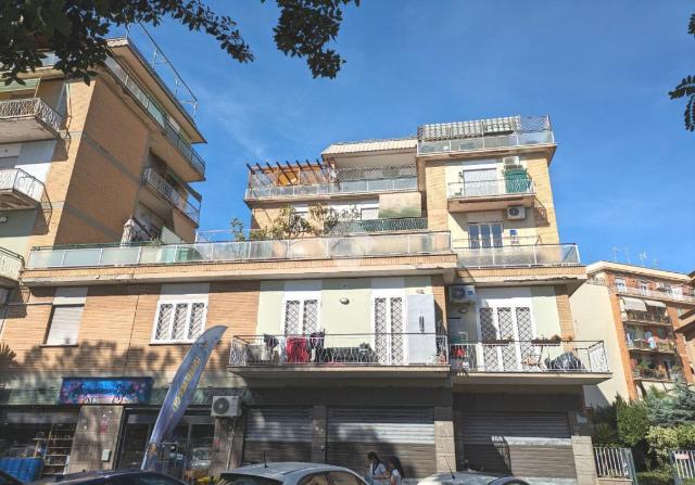 3-room flat in Viale di Marino 37, Ciampino - Photo 1