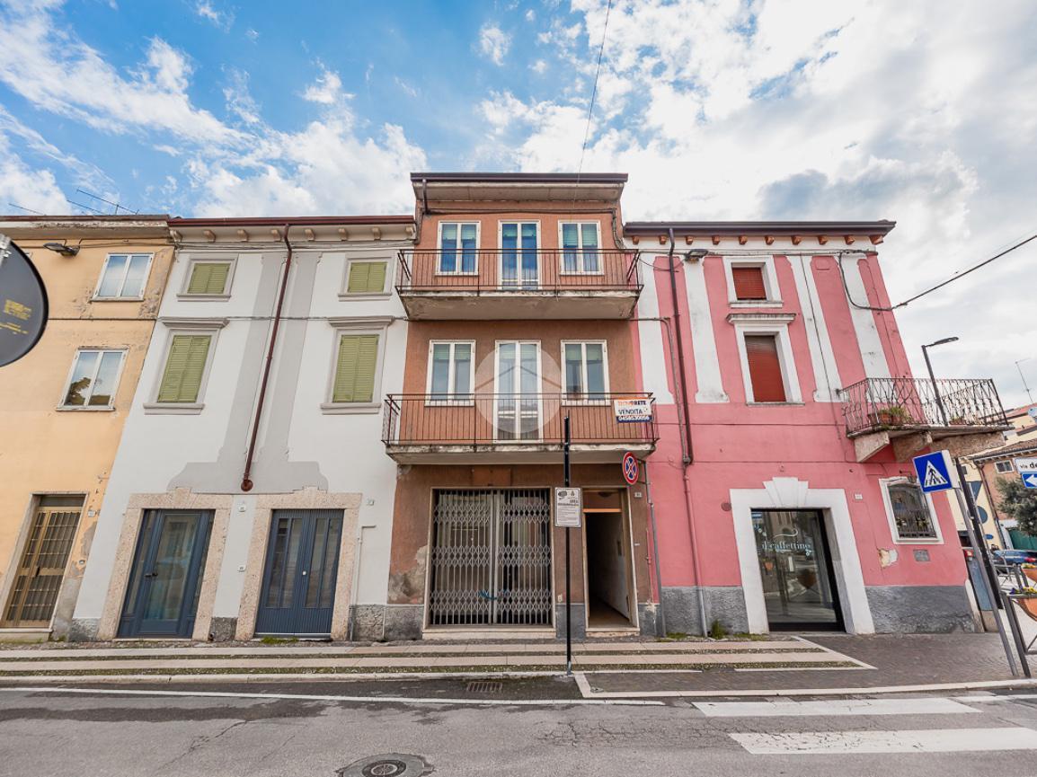 Casa indipendente in vendita a Villafranca Di Verona