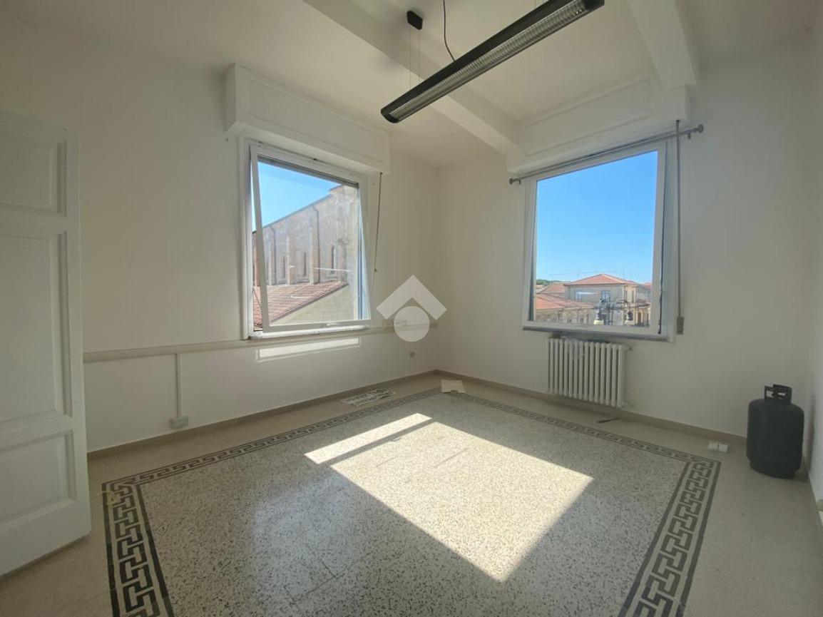 Ufficio in Via Vittorio Emanuele III 39, Sora, {3} - Foto 1