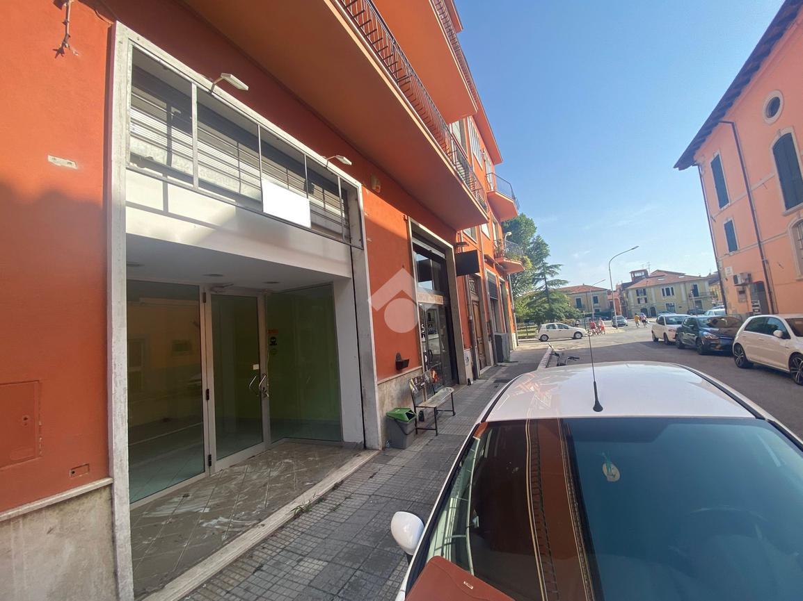 Negozio in Via Domenico Serafini, Sora, {3} - Foto 1