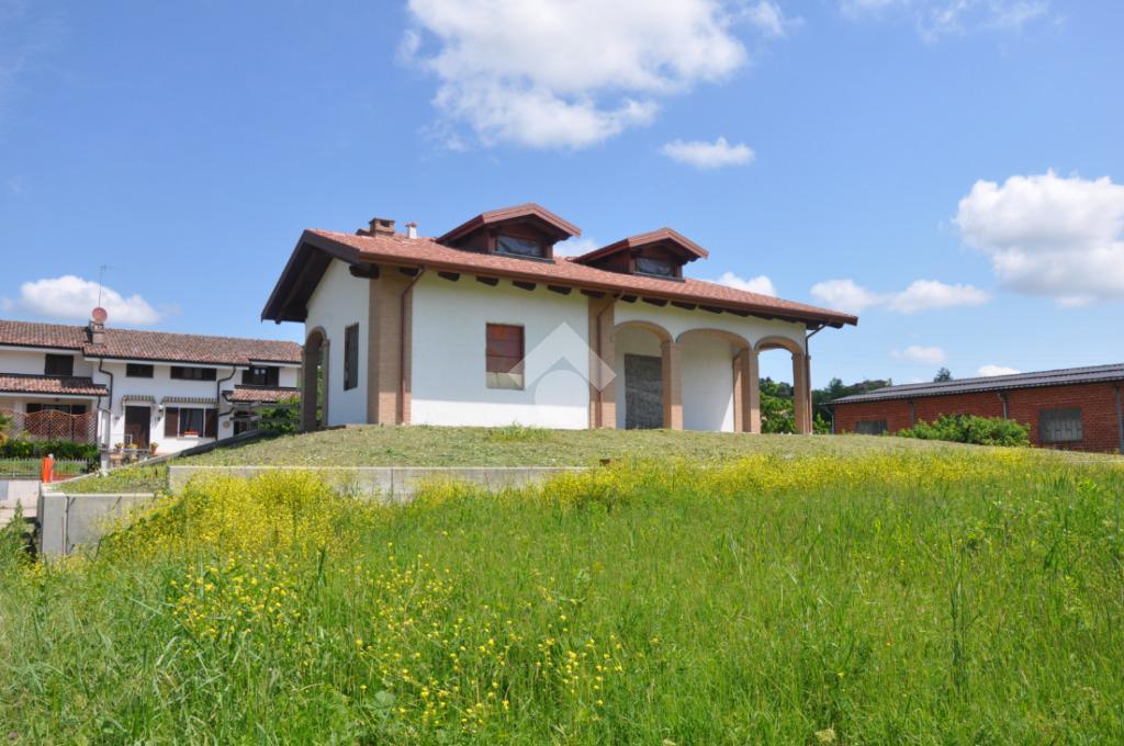 Villa in vendita a Montaldo Scarampi