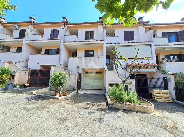 Villa a schiera in Via Fermi 43, Rignano Flaminio - Foto 1