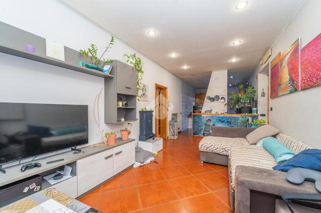 Vierzimmerwohnung in Via Tor del Vescovo 24, Pomezia - Foto 1