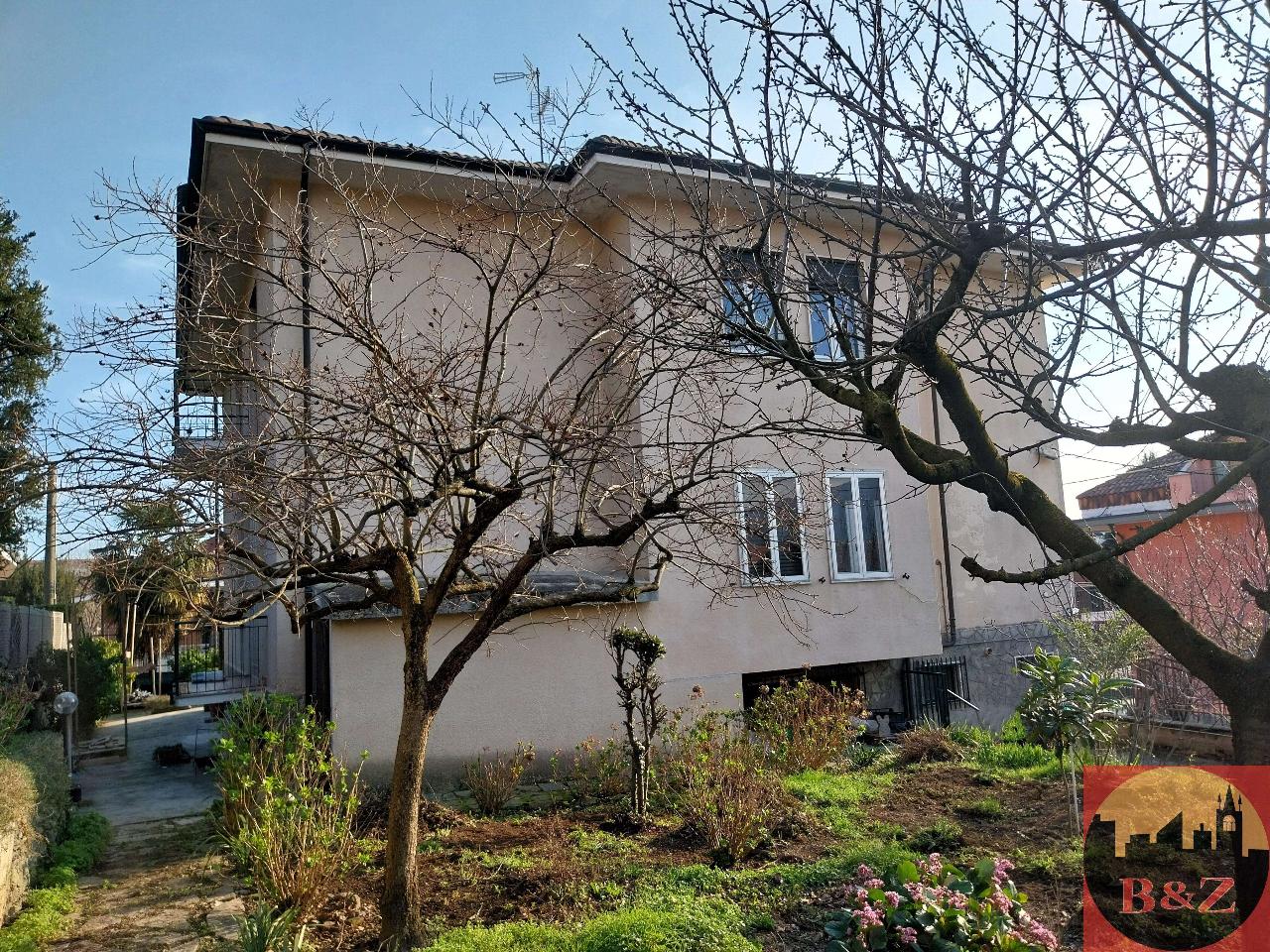 Villa bifamiliare in vendita a Rivoli