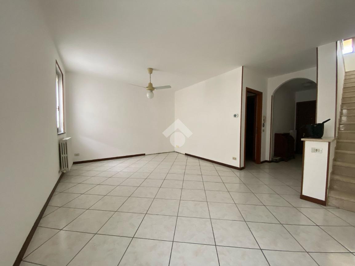 Appartamento in vendita a Calvenzano