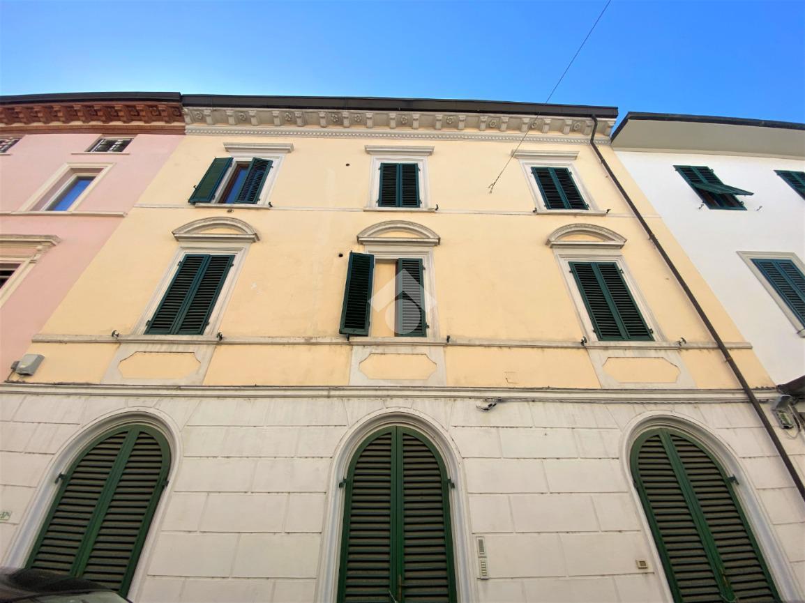 Palazzo in vendita a Montecatini Terme