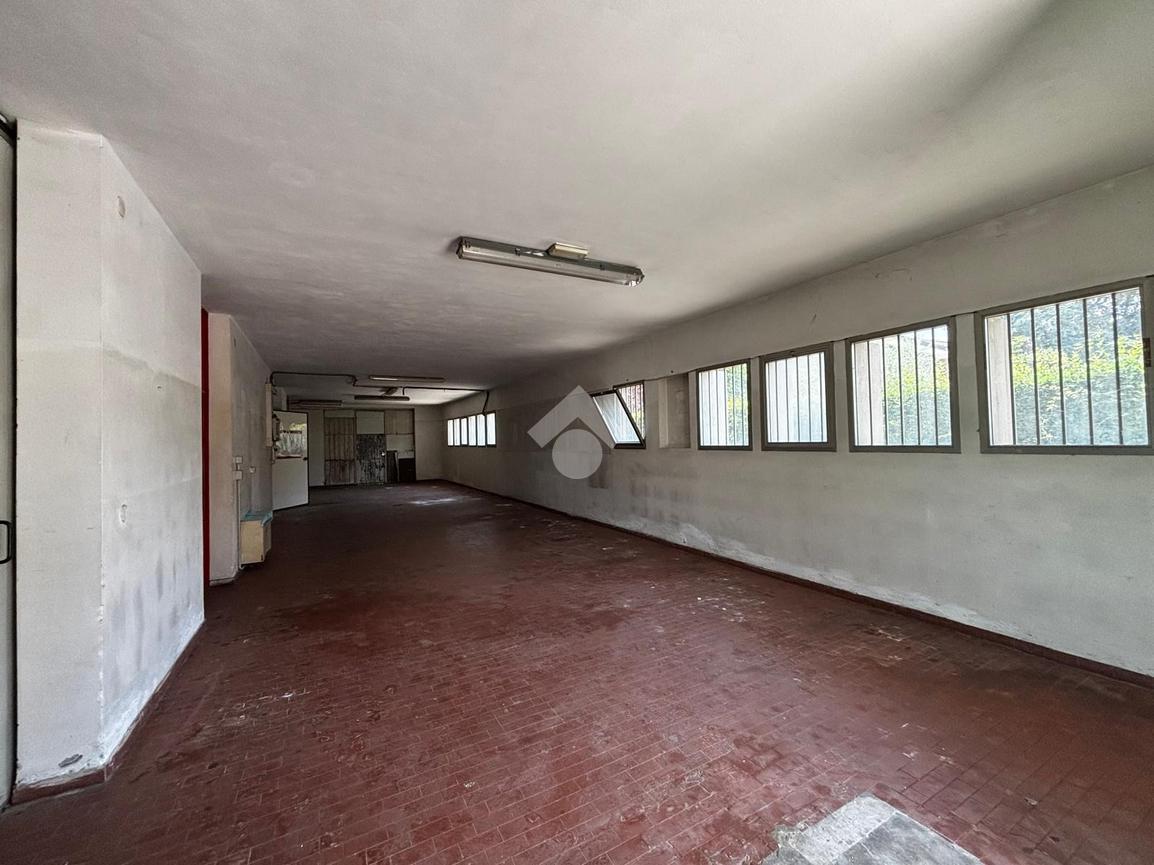 Magazzino in Via Lucania 3, Montecatini Terme, {3} - Foto 1