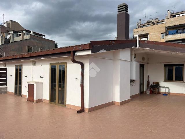 Trilocale in Via della Pineta 123, Rocca Priora - Foto 1