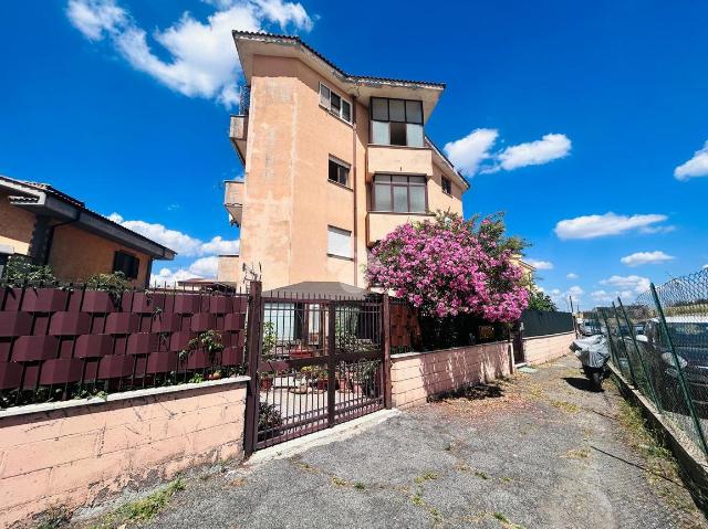 2-room flat in Via Agostino Paris 20, Marino - Photo 1